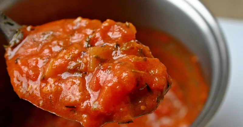 La sauce rouge, du début à la fin